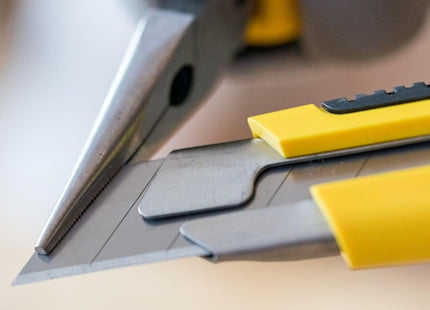 STANLEY CUTTER IN BI-MATERIALE DYNAGRIP CON LAMA DA MM25