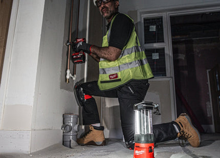 MILWAUKEE FARO LED A LANTERNA MOD. M12 LL-0 (V1/23)