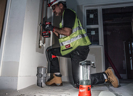 MILWAUKEE FARO LED A LANTERNA MOD. M12 LL-0 (V1/23)