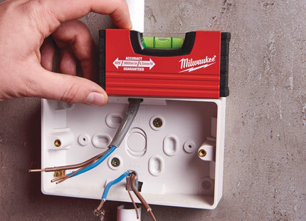 MILWAUKEE LIVELLA TASCABILE CM 10