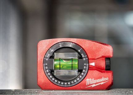 MILWAUKEE LIVELLA TASCABILE CON BOLLA GIREVOLE 360° MAGNETICA