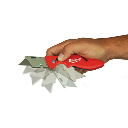 MILWAUKEE COLTELLINO CUTTER COMPATTO CON VANO PORTALAME