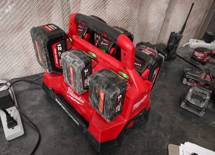 MILWAUKEE PACKOUT CARICABATTERIE MULTIPLO ART. M18 PC6