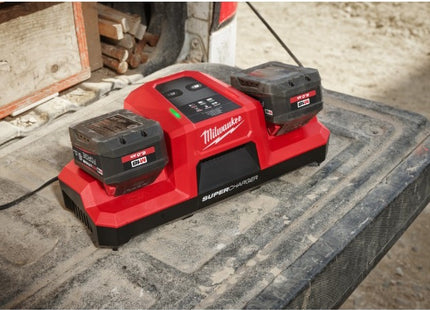 MILWAUKEE CARICABATTERIE SIMULTANEO SUPER RAPIDO 18V ART. M18 DBSC