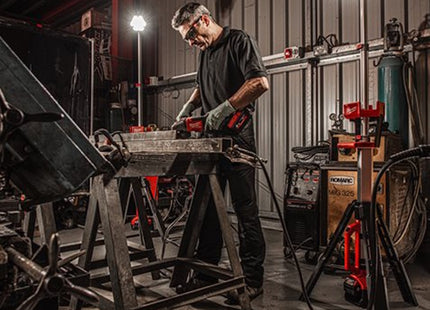 MILWAUKEE TORRE FARO LED CON TREPPIEDE MOD. M18 SAL-0*