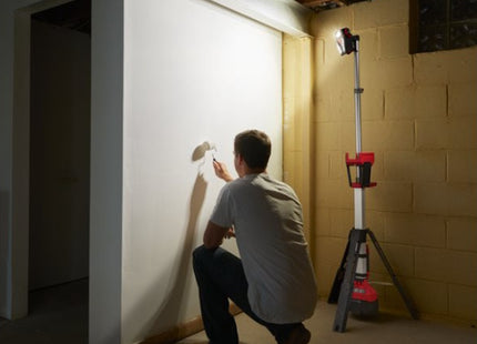 MILWAUKEE TORRE FARO LED MULTIDIREZIONALE CON TREPPIEDE MOD. M18 HSAL-0*