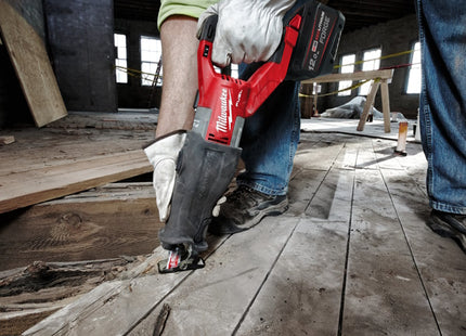 MILWAUKEE SUPER SEGA DIRITTA A BATTERIA M18 FSX-121C