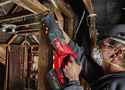 MILWAUKEE SUPER SEGA DIRITTA A BATTERIA M18 FSX-121C