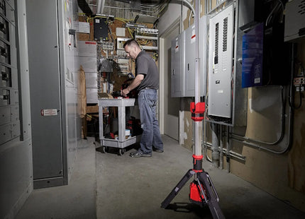 MILWAUKEE TORRE FARO LED CON TREPPIEDE MOD. M12 SAL-0 (V1/23)