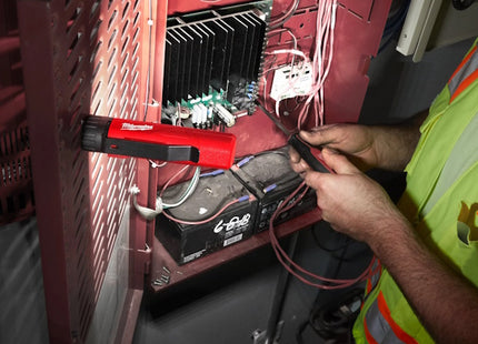 MILWAUKEE TORCIA LED TASCABILE 300L MOD. FL-LED (V1/23)