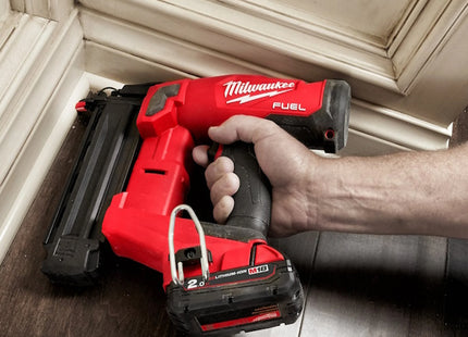 MILWAUKEE GROPPINATRICE A BATTERIA M18 FN18GS-202X