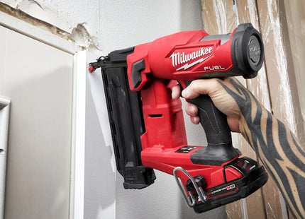 MILWAUKEE GROPPINATRICE A BATTERIA M18 FN18GS-202X