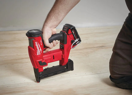 MILWAUKEE GRAFFATRICE A BATTERIA M18 FNCS18GS-202X