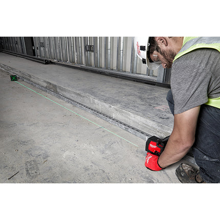 MILWAUKEE LASER VERDE RICARICABILE USB 2 LINEE L4 CLL-301C(V1/23)