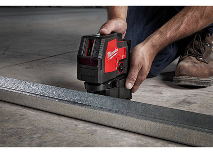 MILWAUKEE LASER VERDE RICARICABILE USB 2 LINEE+PIOMBO L4CLLP-301C(V1/23)