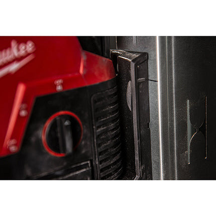 MILWAUKEE LASER VERDE A 2 LINEE CON PIOMBO M12 CLLP-301C(V1/23)