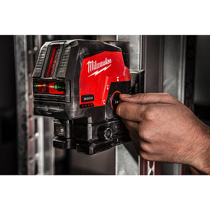 MILWAUKEE LASER VERDE A 2 LINEE CON PIOMBO M12 CLLP-301C(V1/23)