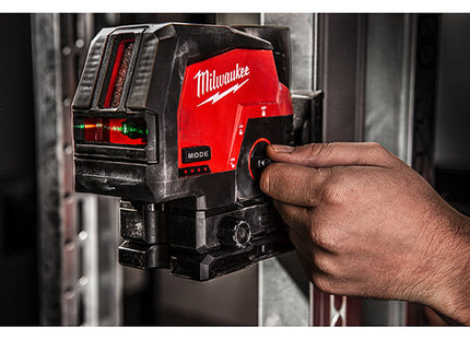 MILWAUKEE LASER VERDE A 2 LINEE CON PIOMBO M12 CLLP-301C(V1/23)