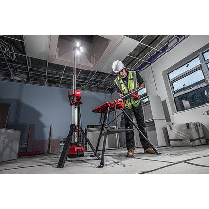 MILWAUKEE TORRE FARO LED CON TREPPIEDE MOD. M18 HOSALC-0 (V1/23)