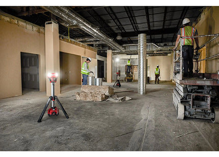 MILWAUKEE TORRE FARO LED CON TREPPIEDE MOD. M18 HOSALC-0 (V1/23)