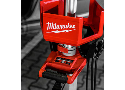 MILWAUKEE TORRE FARO LED CON TREPPIEDE MOD. M18 HOSALC-0 (V1/23)