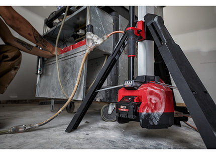 MILWAUKEE TORRE FARO LED CON TREPPIEDE MOD. M18 HOSALC-0 (V1/23)