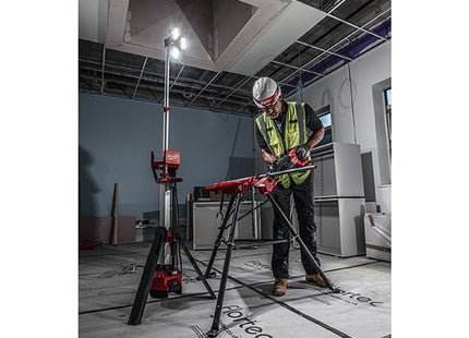 MILWAUKEE TORRE FARO LED CON TREPPIEDE MOD. M18 HOSALC-0 (V1/23)