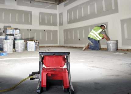 MILWAUKEE FARO LED AD ELEVATE PRESTAZIONI MOD. M18 HOAL-0 (V1/23)