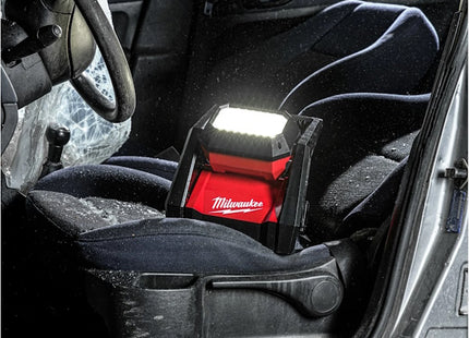 MILWAUKEE FARO LED AD ELEVATE PRESTAZIONI MOD. M18 HOAL-0 (V1/23)