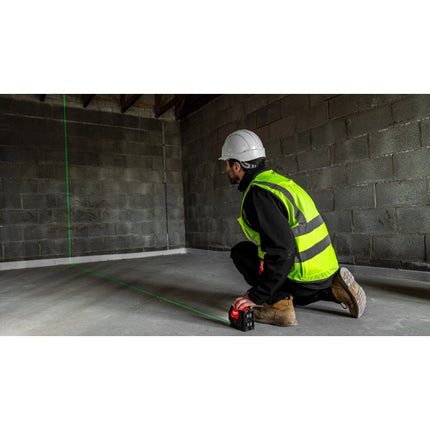 MILWAUKEE LASER VERDE A 2 LINEE A BATTERIE ALCALINE CLL-C(V1/23)