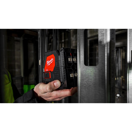 MILWAUKEE LASER VERDE A 2 LINEE A BATTERIE ALCALINE CLL-C(V1/23)
