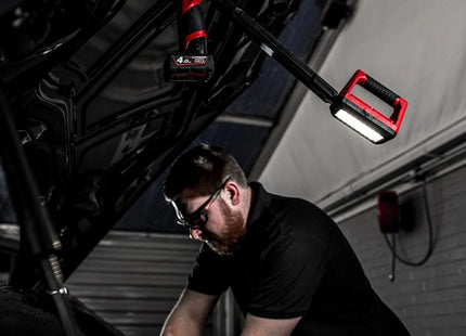 MILWAUKEE LAMPADA SOTTOSCOCCA 1.200L MOD. M12 UCL-0