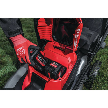 MILWAUKEE RASAERBA A BATTERIA M18 F2LM53-122(V1/23)
