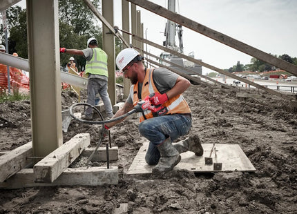 MILWAUKEE VIBRATORE PER CALCESTRUZZO AD AGO A BATTERIA M18 FCVN24-551