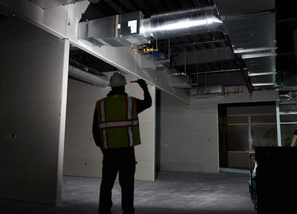 MILWAUKEE TORCIA LED A BATTERIA TASCABILE MOD. L4 FL-301 (V1/23)