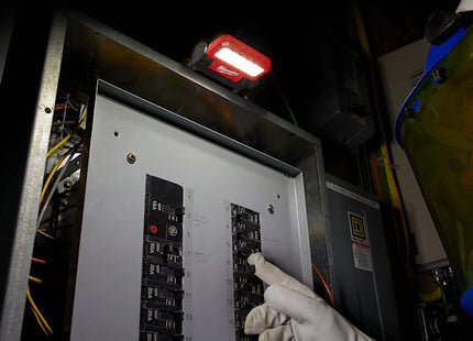 MILWAUKEE TORCIA LED TASCABILE 550L RICARICA USB MOD. L4 FFL-301(V1/23)