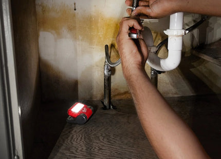 MILWAUKEE TORCIA LED TASCABILE 550L RICARICA USB MOD. L4 FFL-301(V1/23)