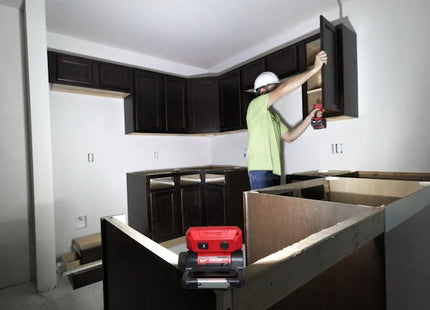 MILWAUKEE TORCIA LED TASCABILE 550L RICARICA USB MOD. L4 FFL-301(V1/23)