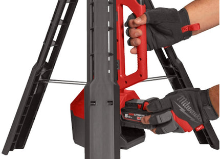 MILWAUKEE TORRE FARO LED MULTIDIREZIONALE CON TREPPIEDE MOD. M18 SAL2-0