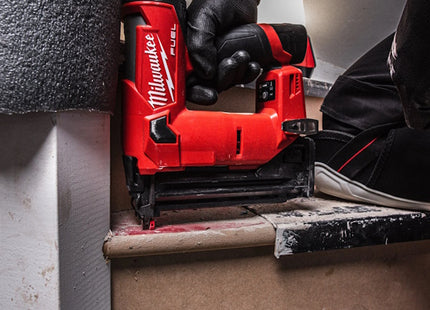 MILWAUKEE GROPPINATRICE A BATTERIA M12 FCN18GS-202X