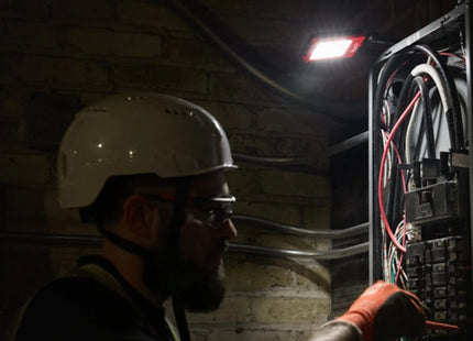 MILWAUKEE TORCIA LED TASCABILE RICARICABILE MOD. IR FFL