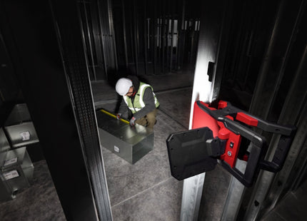 MILWAUKEE FARO LED CON TESTA DIREZIONABILE MOD. M18 PAL2-0