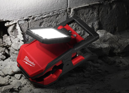 MILWAUKEE FARO LED CON TESTA DIREZIONABILE MOD. M18 PAL2-0