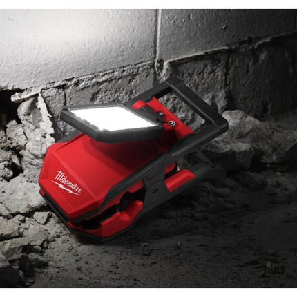 MILWAUKEE FARO LED CON TESTA DIREZIONABILE MOD. M18 PAL2-0