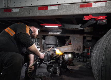 MILWAUKEE LAMPADA SOTTOSCOCCA PER MEZZI PESANTI MOD. M18 ABL-0