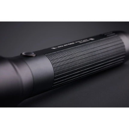 LED LENSER TORCIA LED A BATTERIA RICARICABILE MOD. P 7R CORE