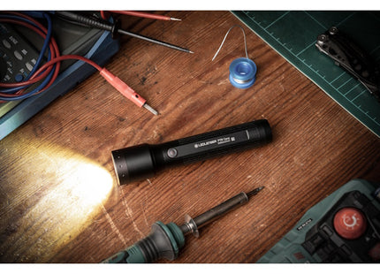 LED LENSER TORCIA LED A BATTERIA RICARICABILE MOD. P 7R CORE*