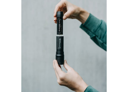 LED LENSER TORCIA LED A BATTERIA MOD. P 6 CORE