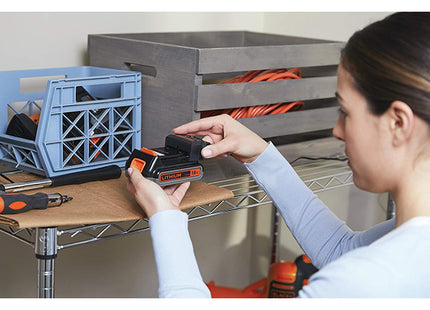 BLACK+DECKER SCOPA A BATTERIA RICARICABILE 18V BHFEV182B*