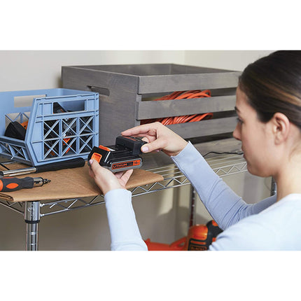 BLACK+DECKER SCOPA A BATTERIA RICARICABILE 18V BHFEV182B*